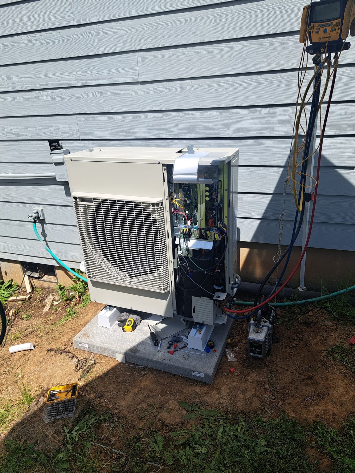 Checking a heat pump with service gauges
